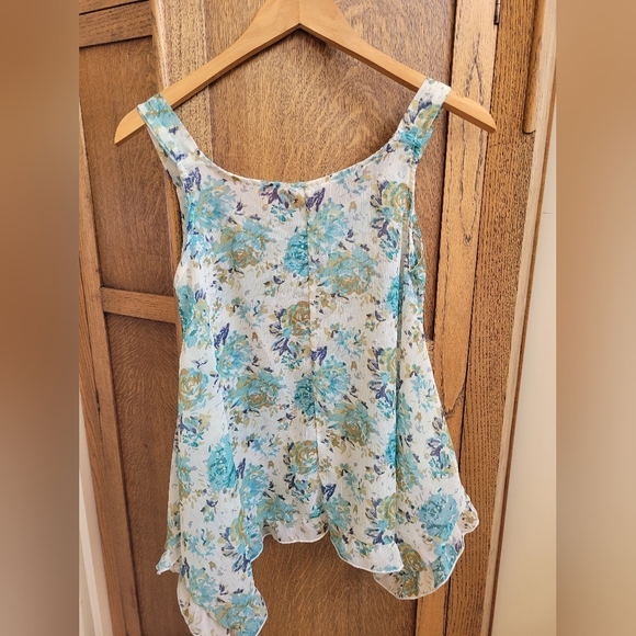 Sheer floral tank top - Picture 4 of 4